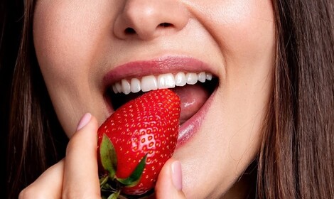 Эстетика и функциональность: как виниры и имплантаты помогают улучшить качество жизни